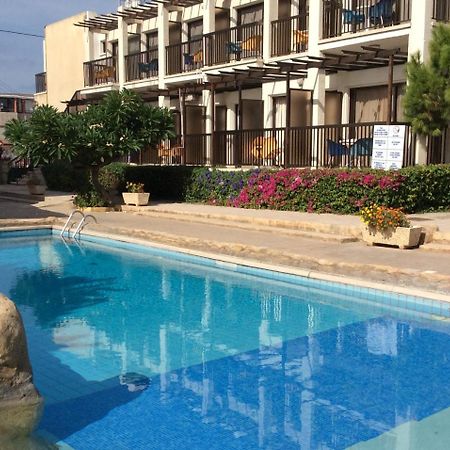 Kings Annex Aparthotel Пафос Екстериор снимка