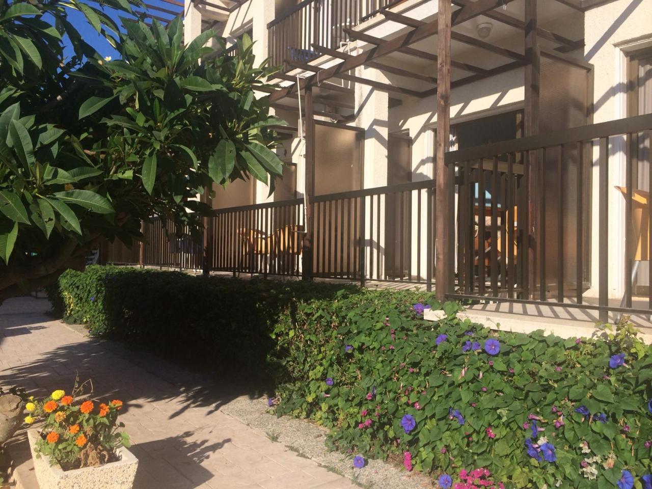 Kings Annex Aparthotel Пафос Екстериор снимка