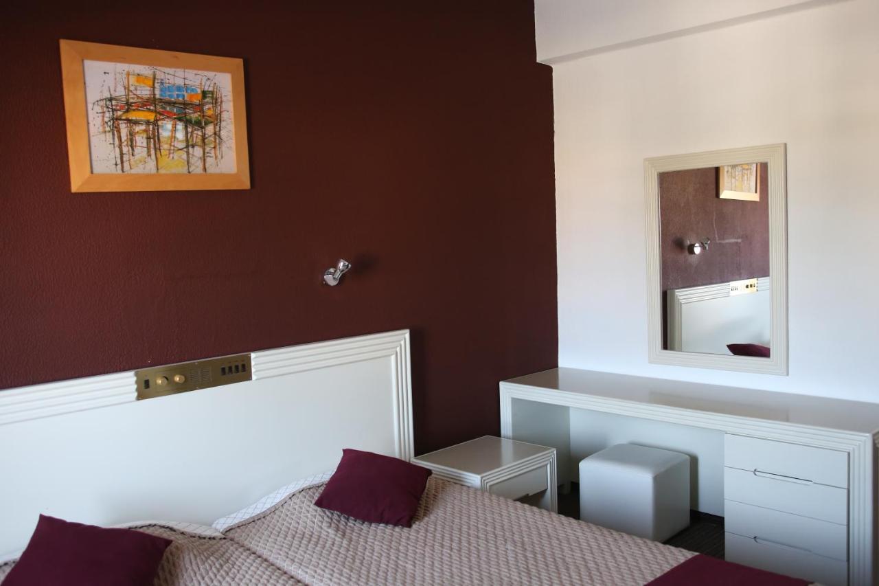 Kings Annex Aparthotel Пафос Екстериор снимка