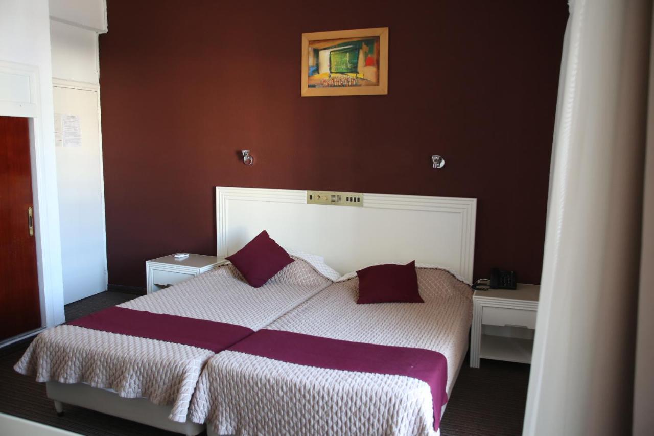 Kings Annex Aparthotel Пафос Екстериор снимка