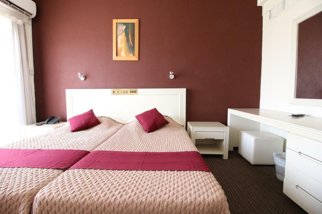 Kings Annex Aparthotel Пафос Екстериор снимка