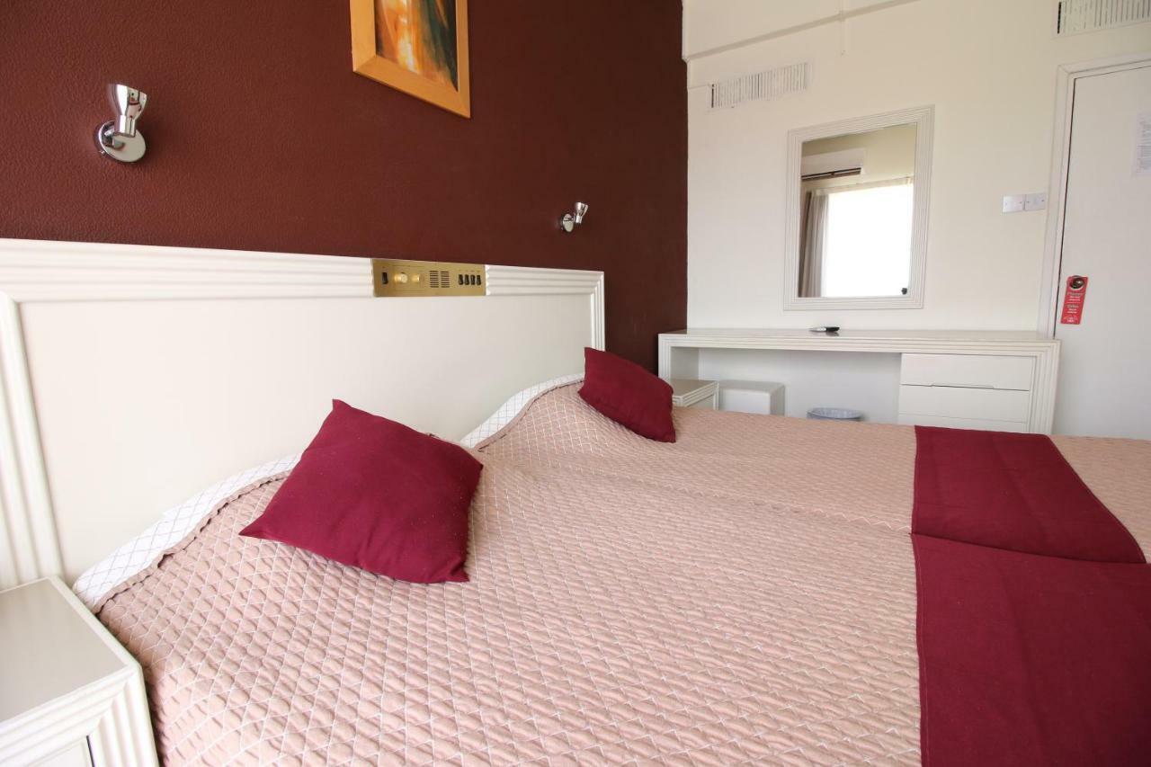 Kings Annex Aparthotel Пафос Екстериор снимка